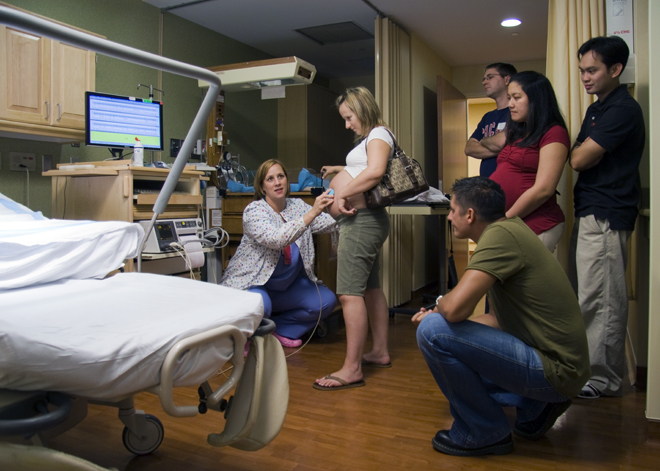 Expectant parents in a childbirth preparation class.^[[Image](https://www.flickr.com/photos/10190034@N05/2961636277/in/photolist-2UG8H9-2TEQ1g-2UG9yw-2UBJdF-2UBJBB-2UG8SG-2UBJ1F-2UBJ7Z-2UBJJn-2UG9m3-2UG9uJ-8MN14Z-8MR1wh-8MMWJa-8MR5VN-4vPBHE-aDXfTf-g2KR8-8MQZK3-2UBHHk-2UG919-e9dM71-KKhQK-5i8wmJ-8MR1E9-8MN1wx-aeQiNe-dddPzR-dddLnk-8MR5Cw-5SdC1f-aBoMFE-8MN1cv-oUUuYJ-3yCwYi-8MR1nq-8MQZ8S-8MQZZs-5QozpQ-8MR5bu-8MN1Wa-8Rmdnh-zARYov-G7W4pJ-zyyNHq-yDYGme-rXsoxp-5JMQMm-5vHahr-PuCHL) by [liz.schrenk](https://www.flickr.com/photos/10190034@N05/) is licensed under [CC BY-NC-ND 2.0](https://creativecommons.org/licenses/by-nc-nd/2.0/)]