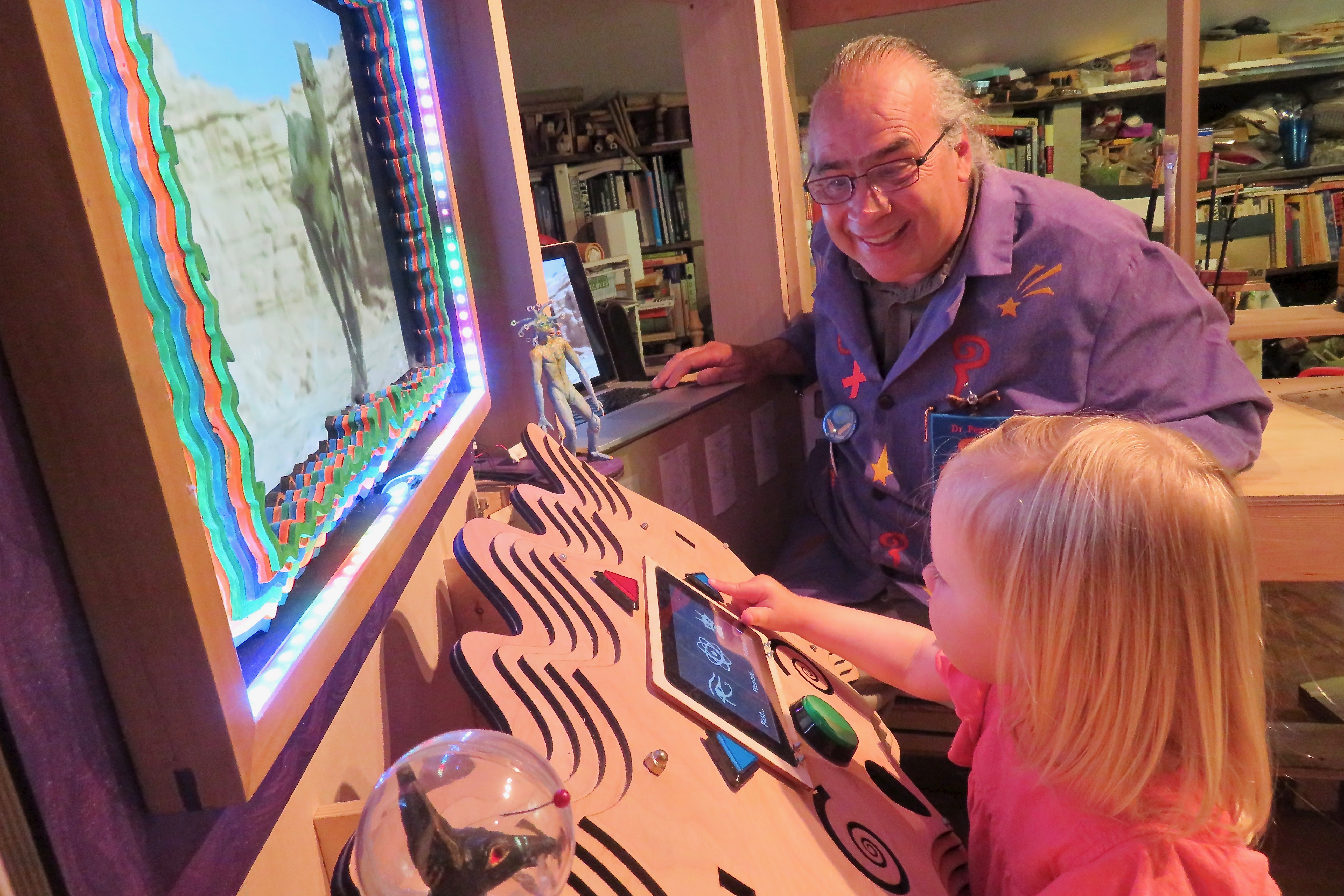 A child playing a game that measures her sustained attention.^[[Image](https://www.flickr.com/photos/fabola/28416526377) by [Fabrice Florin](https://www.flickr.com/photos/fabola/) is licensed under [CC BY-SA 2.0](https://creativecommons.org/licenses/by-sa/2.0/)]